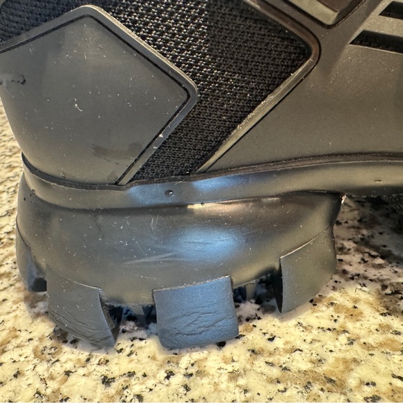 9.5 Black PRADA CLOUDBUST TECHNICAL SNEAKERS
100% Authentic - Picture 12 of 16